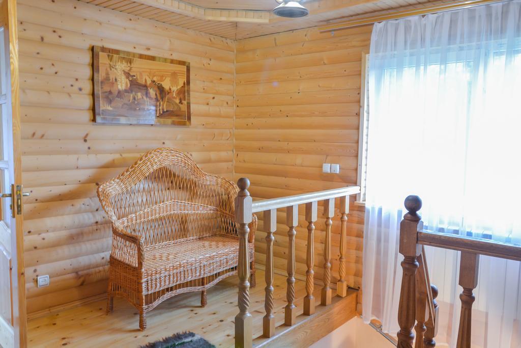 Садыба Полыцька Villa Guta Ngoại thất bức ảnh